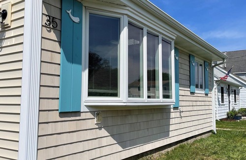 Narragansett House | Narragansett Beach Cottage 900ft from the Beach!