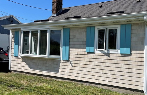 Narragansett House | Narragansett Beach Cottage 900ft from the Beach!