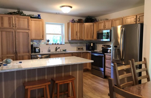 Narragansett House | Narragansett RI/Scarborough Beach - Spacious 3 bedroom/2 Bathroom Home