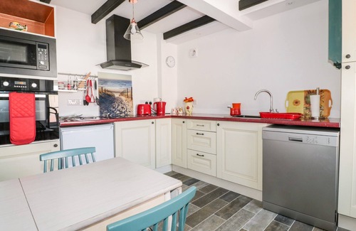 Par House | NASTURTIUM COTTAGE, pet friendly in St Blazey