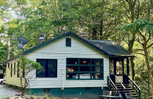 Ellwood City Cabin | Nate’s Cabin at Water’s Edge