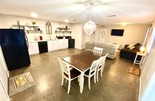 Natchitoches Apartment | NATTY NESTLE WHITE Just Minutes from Historic Downtown Natchitoches/Cane River