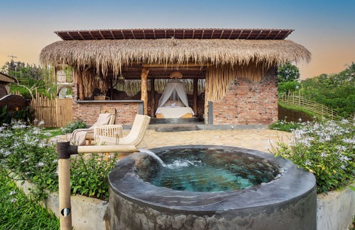 Selat Villa | NATURAL GETAWAY! 1BR Villa Set In Karangasem - W/Outdoor Spa Tub! - W/BREKKIE!