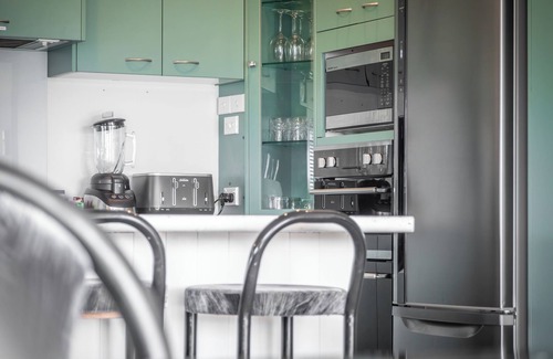 Mariri Apartment | Natural Lake and widespread views with family sized apartment/house