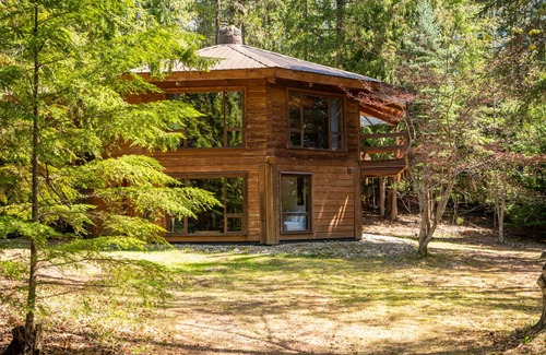 Meadow Creek House | Natural surroundings, peace & quiet, with adventure on your doorstep. (Pets ok)