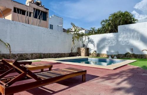 Colonia Campestre House | Naturally bright stay for 3 plus pool
