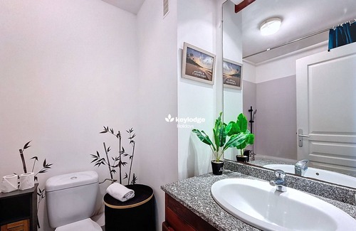 Sainte-Clotilde Centre Apartment | Natur’Azur – studio – 20 m² - close to the clinic – Sainte-Clotilde