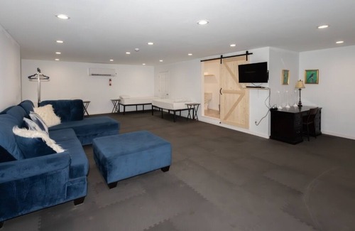 Mechanicsville House | Nature and Convenience ConvergenBeautiful, close to everything nand a small pool