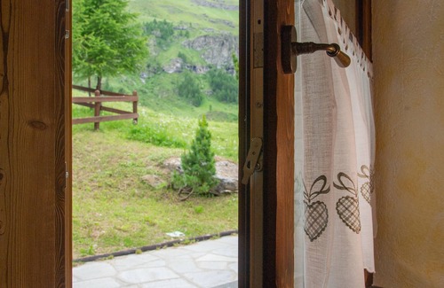 Valtournenche Ski Chalet | NATURE and RELAX AT THE FOOT OF CERVINO.