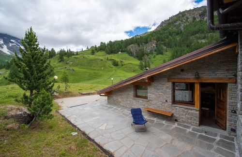 Valtournenche Ski Chalet | NATURE and RELAX AT THE FOOT OF CERVINO.