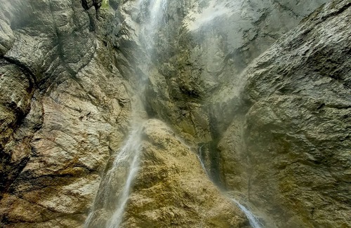 Brissago-Valtravaglia Apartment | Nature between forest and lake