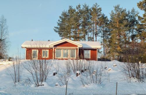 Forsa House | Nature Gem With Lake View Near Hudiksvall