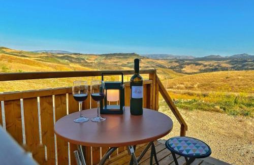 Montecorto House | Nature lovers escape on an eco-friendly vineyard