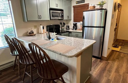 Jefferson Township Condo | 🏊 🌲 Nature & Lux Vibes – Hidden Valley Escape Just Steps from the Pool🏞️