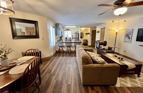 Jefferson Township Condo | 🏊 🌲 Nature & Lux Vibes – Hidden Valley Escape Just Steps from the Pool🏞️