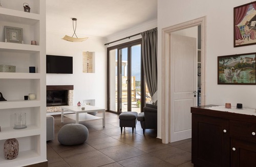 Peroulion House | Nature meets luxury at Antinioti View three-bedroom House .
