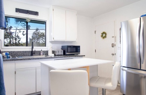 Royal Hawaiian Estates House | Nature retreat with ocean/mountain views & lanai - near Hawaii Volcanoes NP
