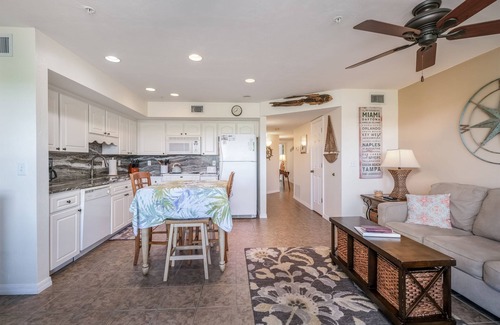 Cedar Key Condo | Nature's Landing A102 Budget Rates Downtown Unit