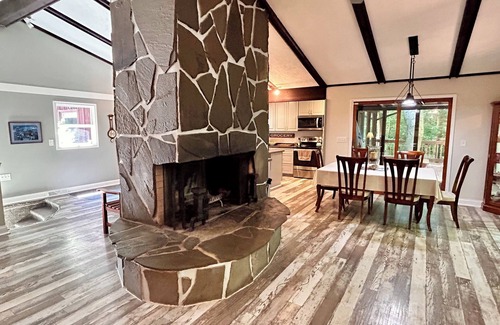Ashtabula House | Nature's Nest: A peaceful and relaxing get away