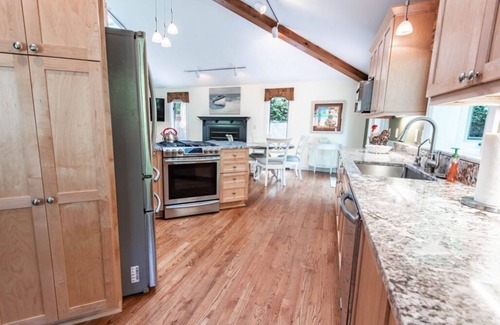 Charlevoix House | Nature's Nook - Hot Tub! - walk to Lake Michigan!
