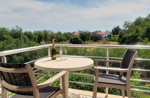 Karavas Apartment | Nature View Flat with Terrace in Kyrenia