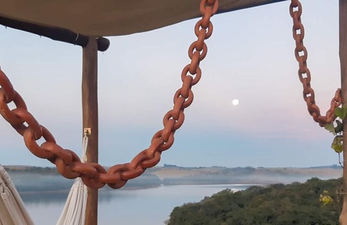 Carrancas Cottage | Nature with Gazebo+ 3 suites+ gourmet kitchen with barbecue.