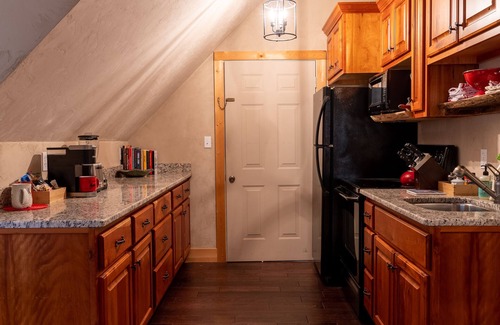 Cedar Hill House | Natureview Hideaway Deluxe Apt in Cashiers