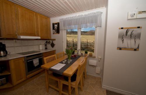 Skovde Municipality Villa | Naturskönt boende nära Skövde