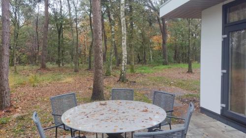 Municipality of Hellendoorn Ski Chalet | Natuurchalet Hellendoorn met Hottube!