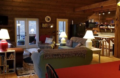 Maynardville House | Nauti & Nice @ Norris - a copious cozy cabin on the cove