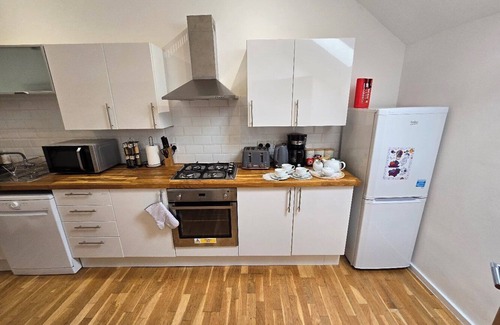 Plympton House | Naval base/Quietness/Parking/LongStays/6Guests
