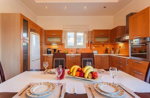 Marathopoli Villa | Navarino Captains Villa - Lux Private Pool Retreat