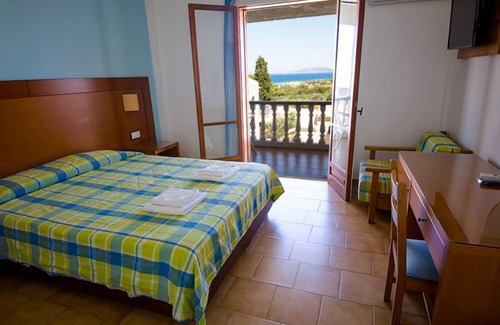 Petrochori Hotel | Navarone