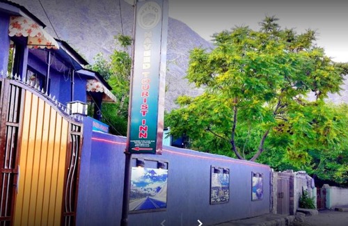 Gilgit Hotel | Naveed Tourist Inn
