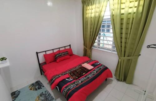 Kampong Raja House | Nawra Homestay Besut - Free Wifi