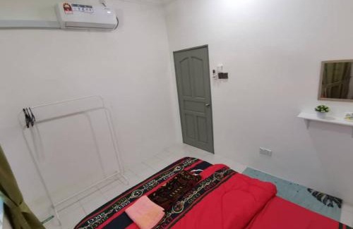 Kampong Raja House | Nawra Homestay Besut - Free Wifi