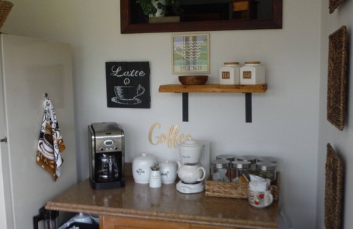 Baker City House | nCharming Vintage Farmhouse With Spectacular Views - sleeps up to 8