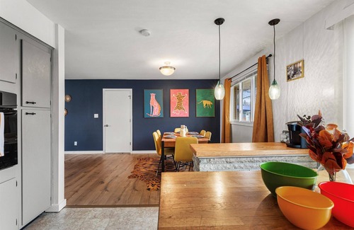 South Bend House | NDU Getaway: Movie/Game Room - Backyard