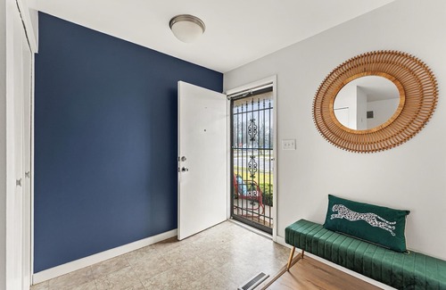 South Bend House | NDU Getaway: Movie/Game Room - Backyard