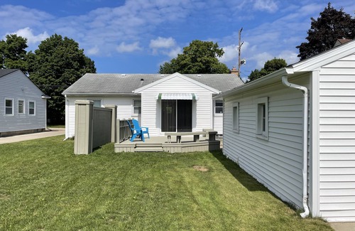 Creston House | NE Executive Home close to all things Grand Rapids in highly desirable NE GR!