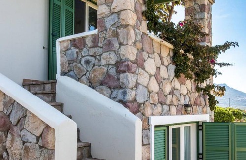 Neapoli Villa | Neapoli Villas Beachfront Villa