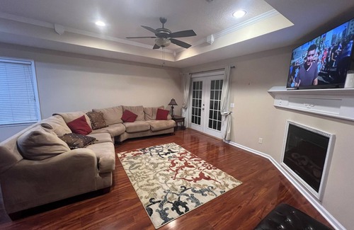 Dothan House | Near ACOM and hospital , 2-bedroom house in charming Dothan with WiFi, AC.