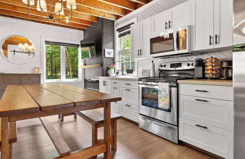 Eastern Kings Cottage | Near Basin Head and Singing Sands Beaches! Forget-Me-Not Cottage in PEI