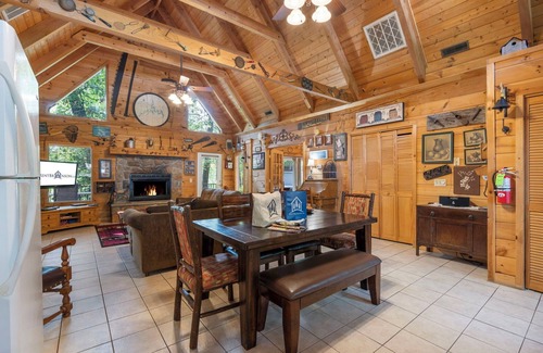 Big Cedars Cabin | Near Big Cedar! Real LogCabin! Private Hottub! Free Tickets