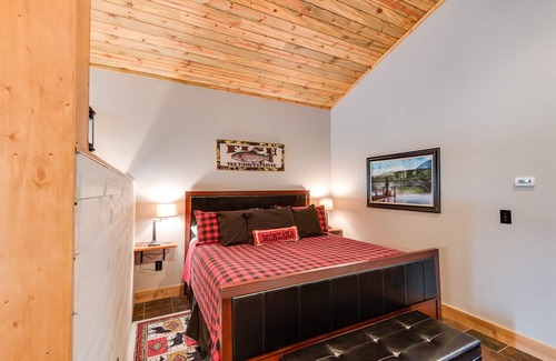 Toston House | Near Bozeman~Modern Rustic Retreat~Private Guest House ~Missouri River