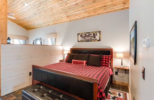 Toston House | Near Bozeman~Modern Rustic Retreat~Private Guest House ~Missouri River
