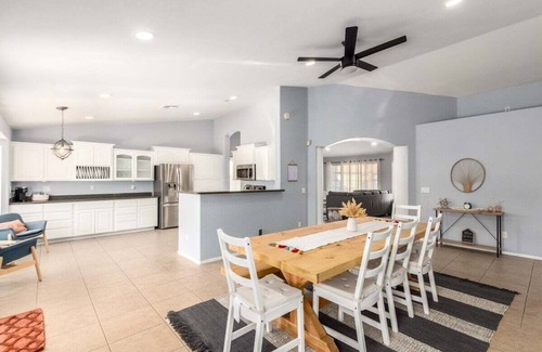 Glendale House | Near Cardinal Stadium & Entertainment District!