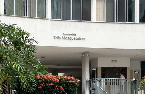 Laranjeiras Apartment | Near Casa Roberto Marinho and Cristo | POM307