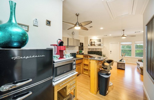 Ellis County Apartment | Near Cedar Hill State Park: Apt w/Pool Access!