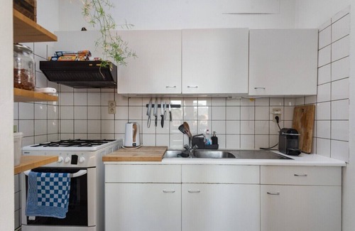 Antwerp Apartment | Near Central, 5mins to Station + FREE BIKES